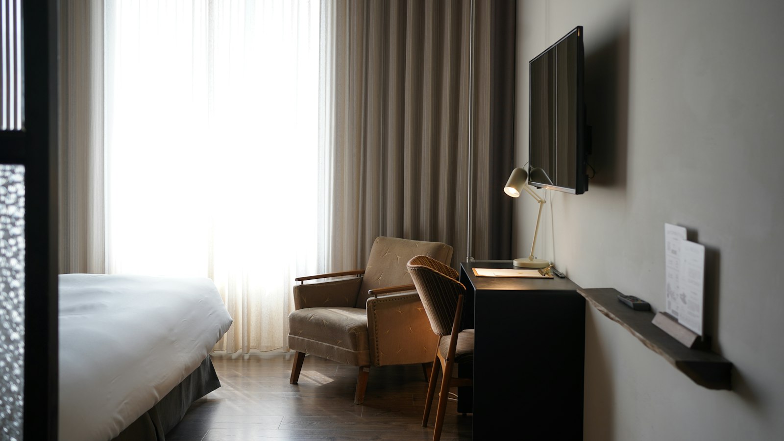 Netflix op de tv in een hotelkamer