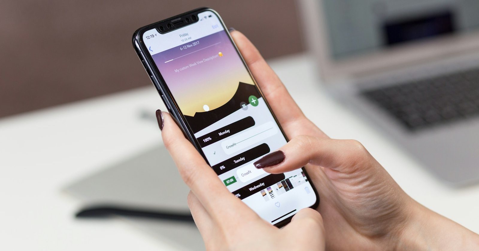 VPN op telefoon: iPhone in de hand